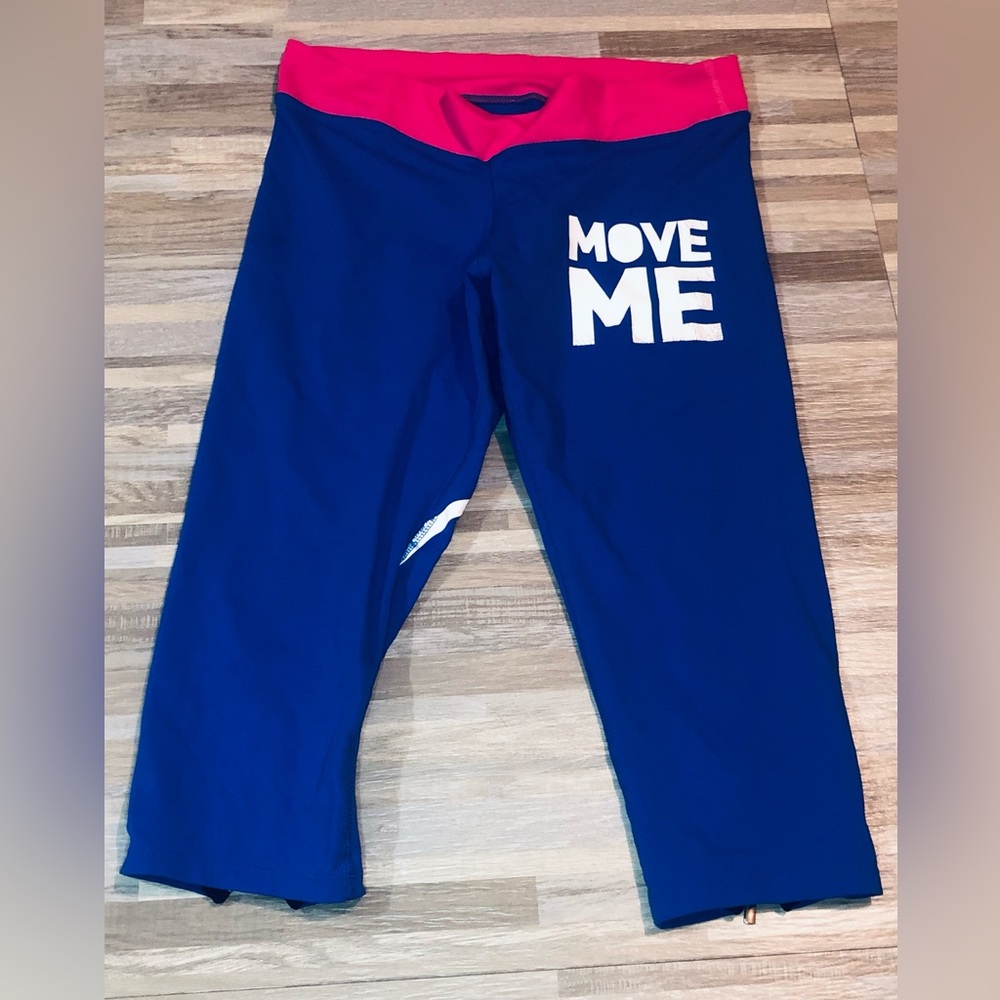 Zumba Move Me Capri Zip Back Pants